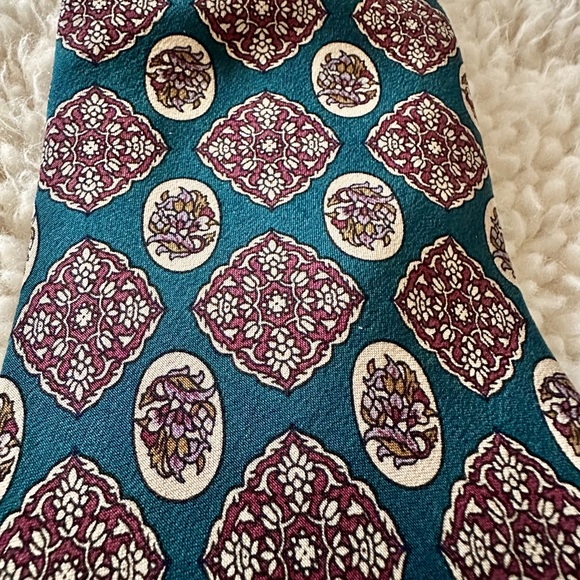 Burberry Classic Tie - Picture 3 of 7